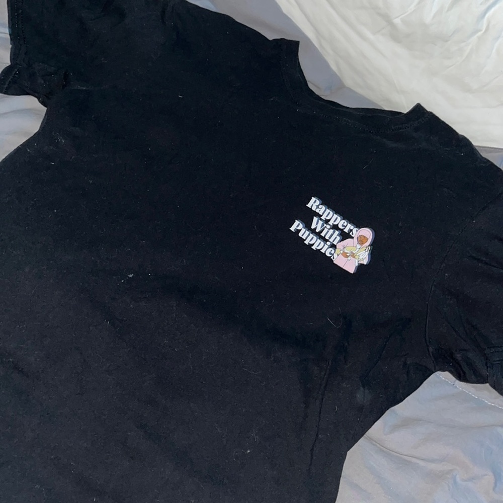 black tshirt